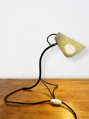Lampe de table moderniste